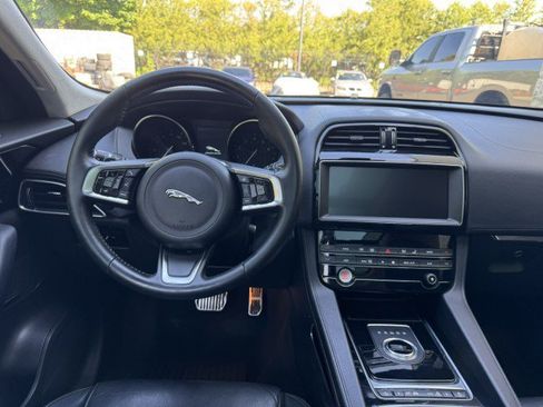 Used 2019 Jaguar F-PACE Prestige AWD/4WD image 30