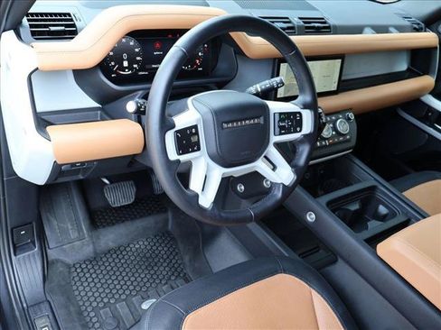 Used 2024 Land Rover Defender 110 X-Dynamic SE AWD/4WD image 12