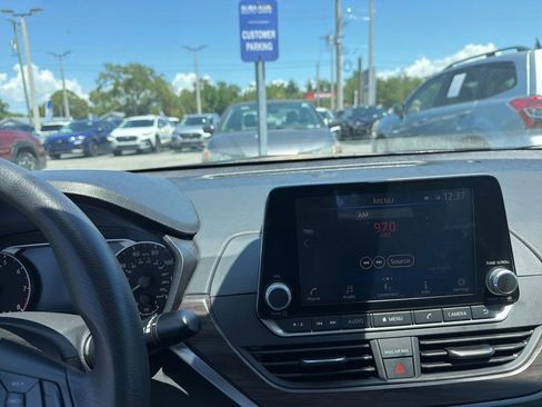 Used 2023 Nissan Altima 2.5 SV FWD image 8