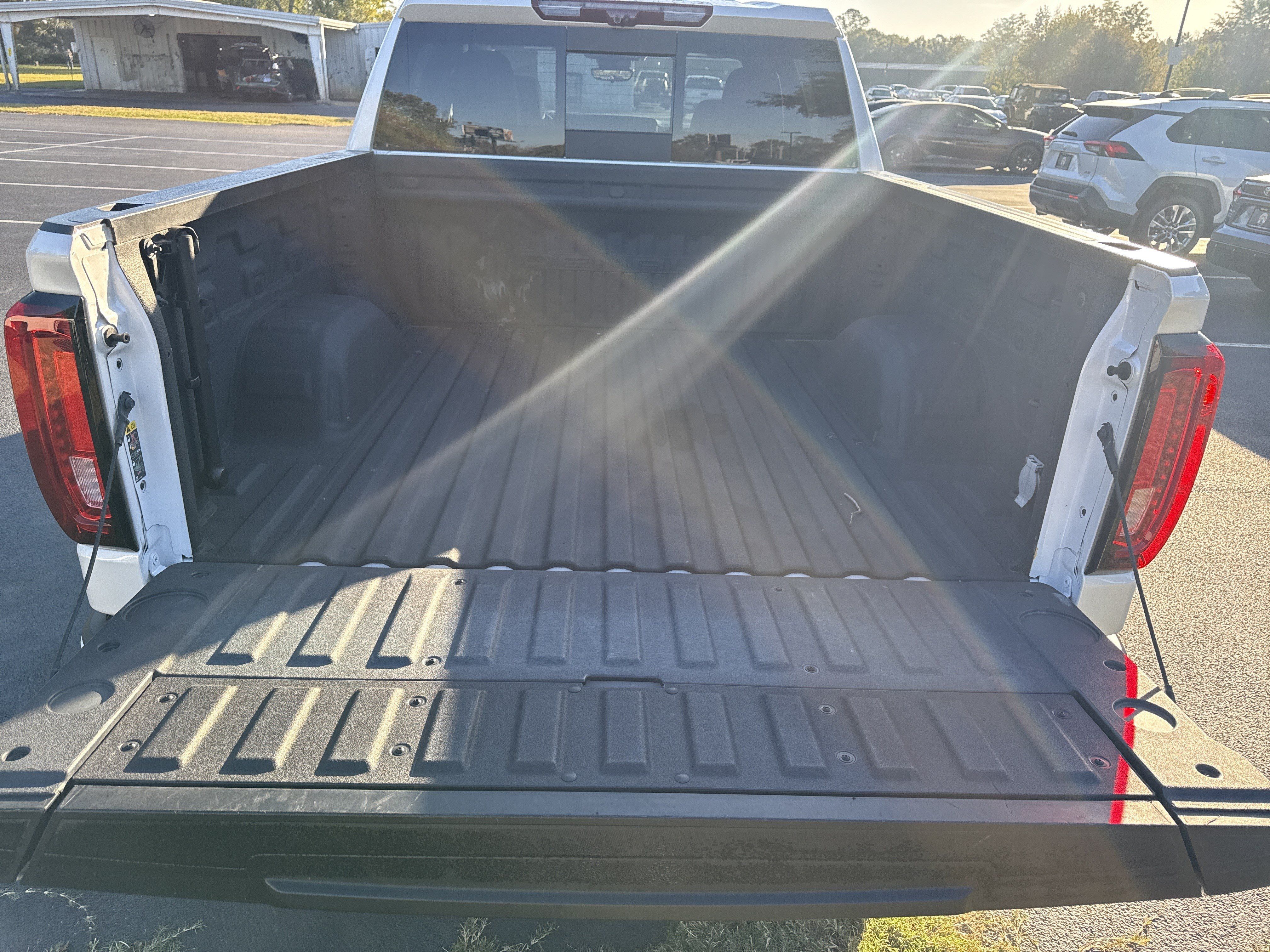 Used 2024 GMC Sierra 1500 Denali w/ Technology Package AWD/4WD image 31