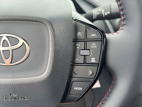 New 2026 Toyota Prius Plug-In Hybrid FWD image 19