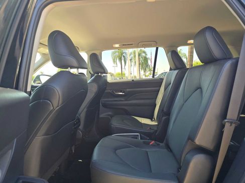 Certified 2026 Toyota Grand Highlander FWD image 17