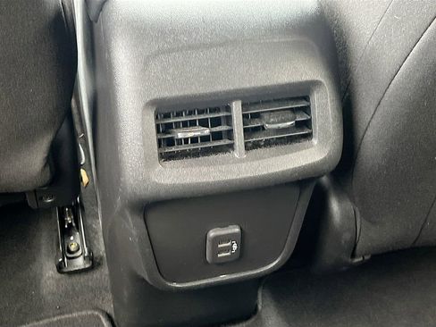 Used 2023 Chevrolet Equinox LT FWD image 23
