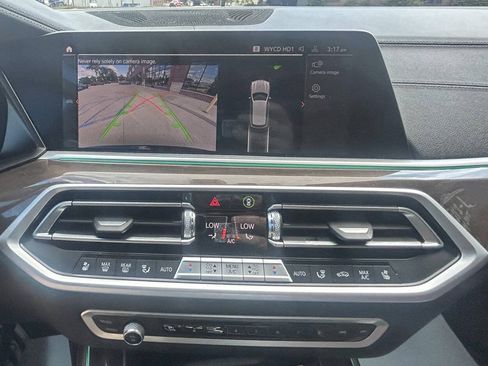 Used 2021 BMW X5 M50i w/ Executive Package image 19