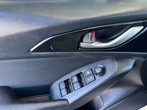 Used 2016 MAZDA MAZDA3 i Sport image 10
