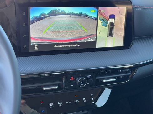 New 2026 Nissan Kicks SR image 25