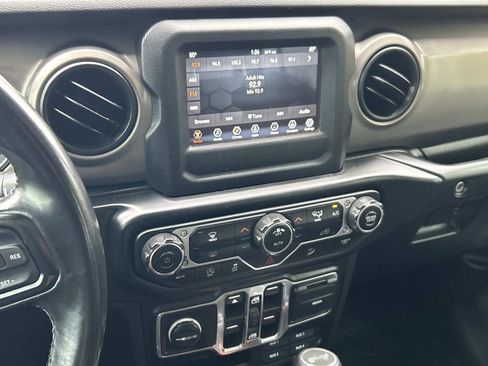 Used 2020 Jeep Wrangler Unlimited Sport image 24