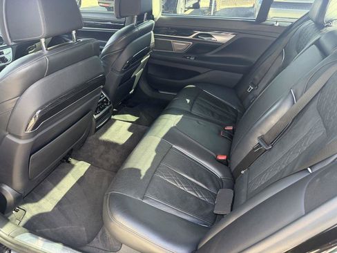 Used 2019 BMW 740i w/ Executive Package image 12