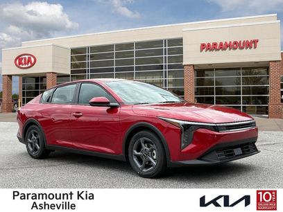 New 2025 Kia K4 LXS