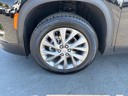 Used 2025 Buick Enclave Preferred FWD image 9