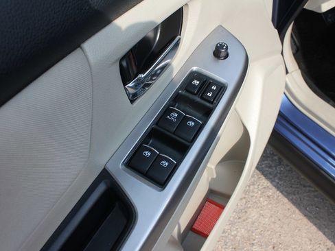 Used 2015 Subaru Crosstrek 2.0i Premium image 32