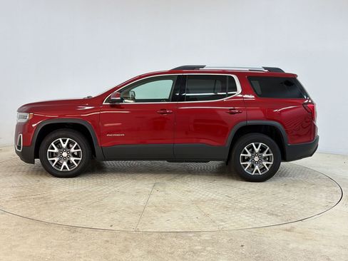 Used 2023 GMC Acadia SLT AWD/4WD image 2