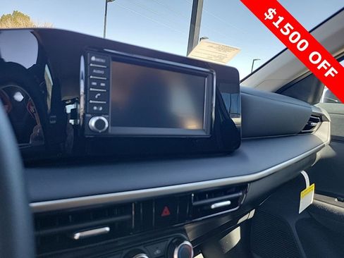 New 2025 Nissan Kicks S image 25