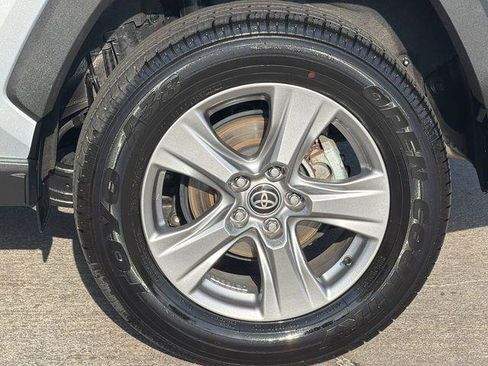 Certified 2025 Toyota RAV4 LE AWD/4WD image 27