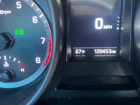 Used 2018 Hyundai Santa Fe Sport image 17