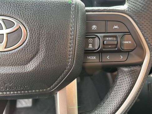 Used 2024 Toyota Tacoma TRD Off-Road w/ TRD Off Road Premium Package AWD/4WD image 32