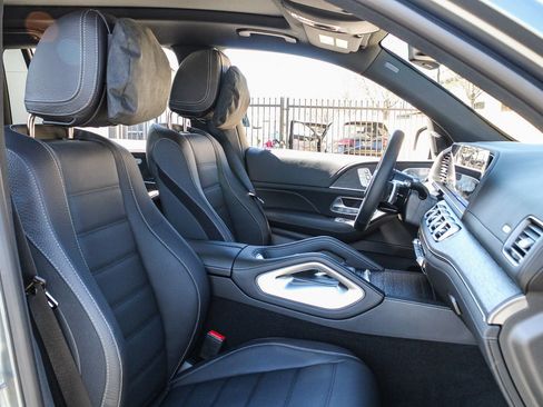 New 2026 Mercedes-Benz GLS 580 4MATIC image 18