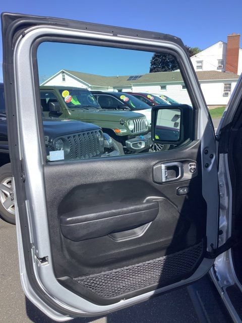 Certified 2024 Jeep Wrangler Unlimited w/ Convenience Group AWD/4WD image 22