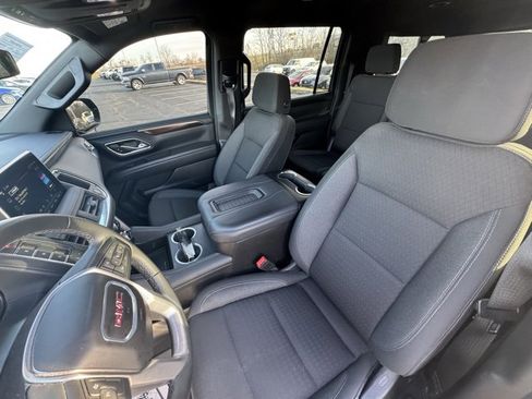 Used 2024 GMC Yukon XL SLE w/ Max Trailering Package image 11