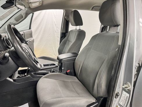Used 2018 Toyota Tacoma SR w/ SR Convenience Package image 7