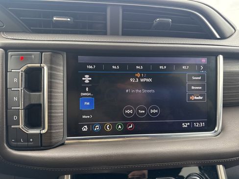 Used 2021 GMC Yukon XL Denali w/ Denali Premium Package image 23