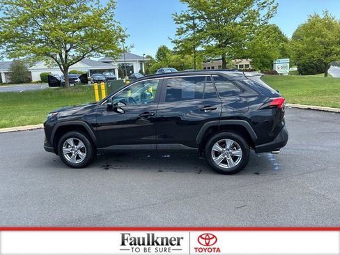 Used 2025 Toyota RAV4 XLE AWD/4WD image 16