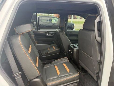 Used 2024 GMC Yukon AT4 w/ AT4 Premium Package AWD/4WD image 16