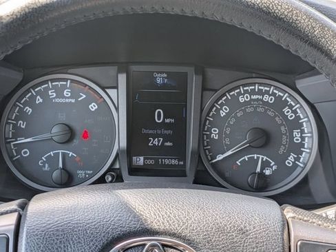 Used 2019 Toyota Tacoma TRD Sport AWD/4WD image 18
