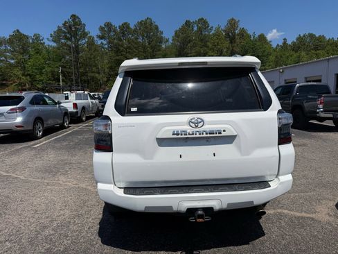 Used 2017 Toyota 4Runner SR5 Premium AWD/4WD image 6