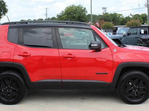 Used 2018 Jeep Renegade Trailhawk AWD/4WD image 6