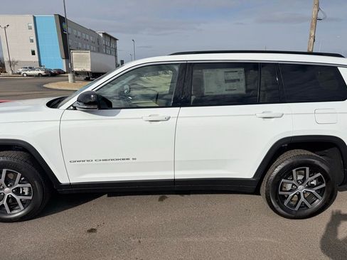 New 2025 Jeep Grand Cherokee L Limited image 7