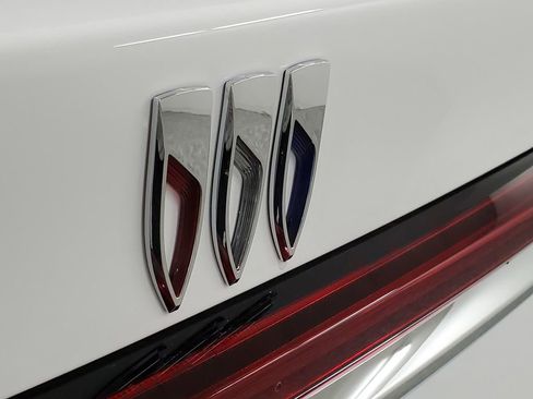 New 2025 Buick Enclave Preferred w/ Power Package image 24