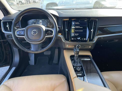 Used 2018 Volvo S90 T5 Momentum w/ Convenience Package FWD image 13