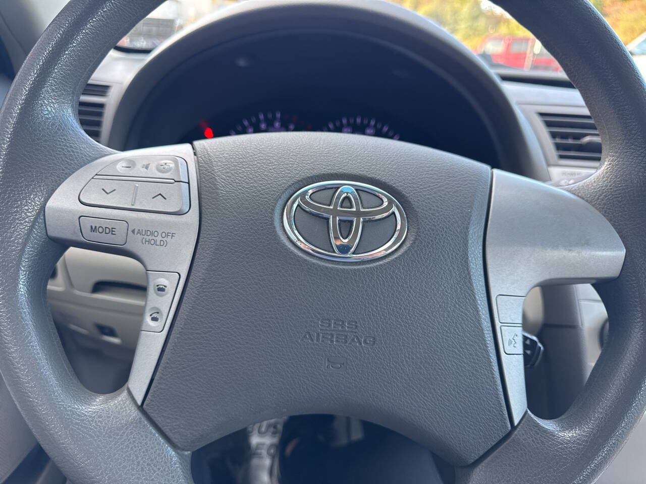 Used 2011 Toyota Camry LE FWD image 32