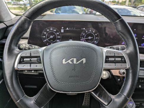 Certified 2025 Kia Telluride SX Prestige AWD/4WD image 24