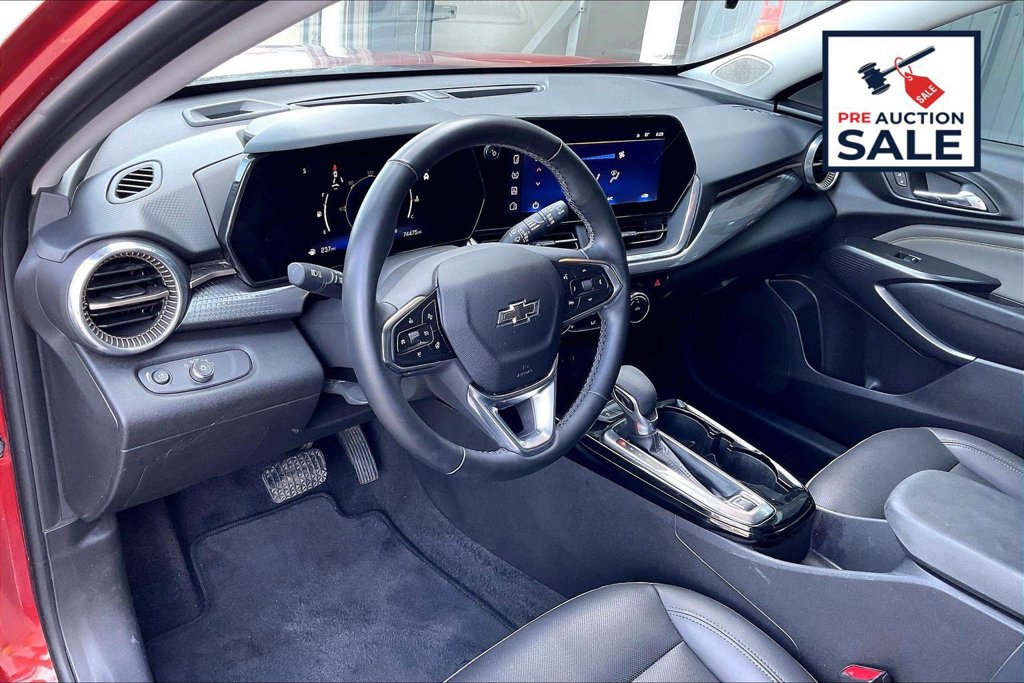 Used 2024 Chevrolet Trax ACTIV w/ Driver Confidence Package FWD image 14