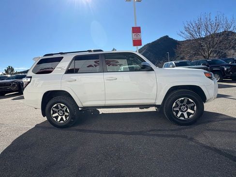 Used 2019 Toyota 4Runner TRD Off-Road image 10
