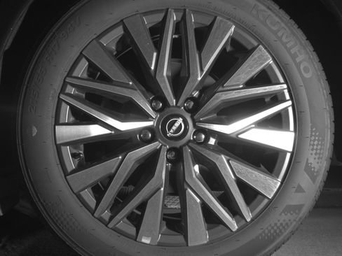 Used 2025 Nissan Altima 2.5 SV image 14