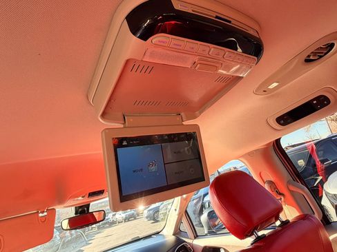 Used 2019 Chrysler Pacifica Touring Plus w/ Tire & Wheel Group image 24