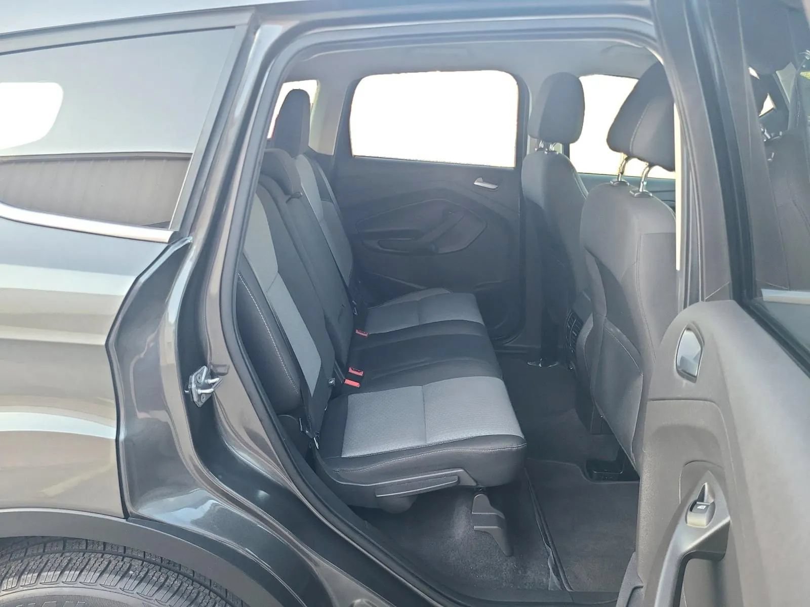 Used 2017 Ford Escape SE FWD image 21
