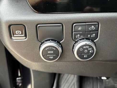 Used 2024 GMC Sierra 1500 SLT RWD image 25