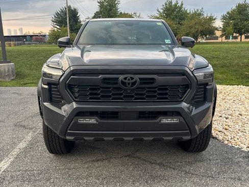 Used 2025 Toyota Tacoma TRD Off-Road w/ TRD Off Road Premium Package AWD/4WD image 1