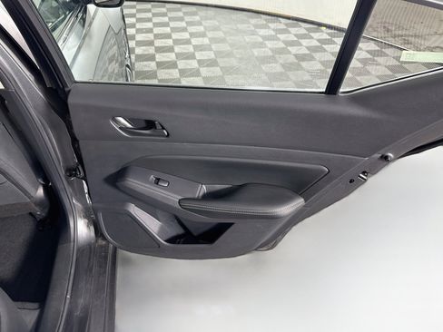 Used 2025 Nissan Altima 2.5 SV FWD image 28