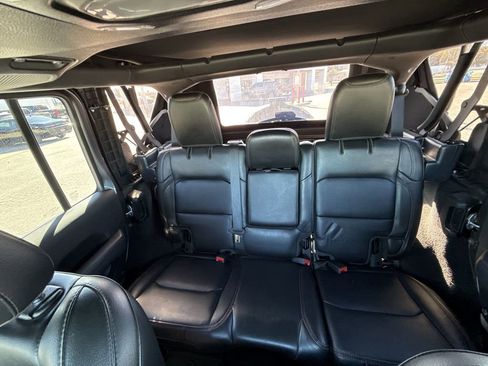 Used 2022 Jeep Wrangler Unlimited Rubicon w/ LED Lighting Group image 31