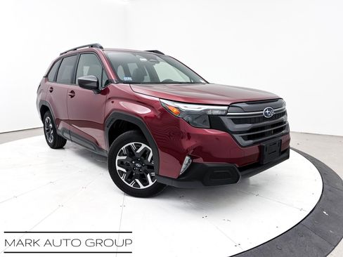 Used 2025 Subaru Forester Premium image 1