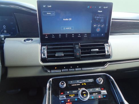 Used 2024 Lincoln Navigator L Reserve image 15