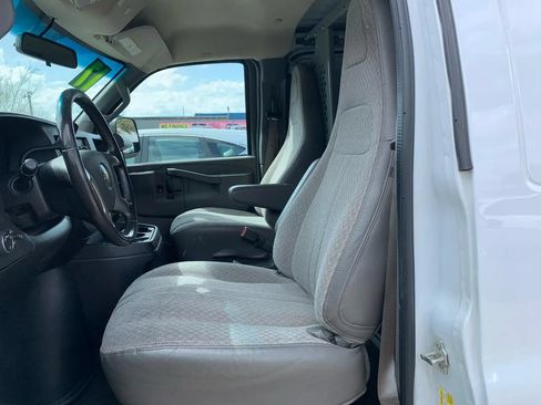 Used 2017 Chevrolet Express 2500 RWD image 11