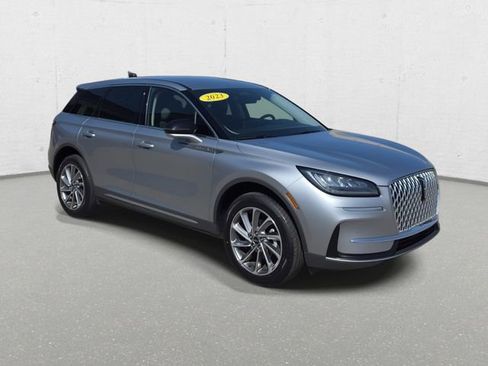Used 2023 Lincoln Corsair AWD w/ Equipment Group 101A image 3