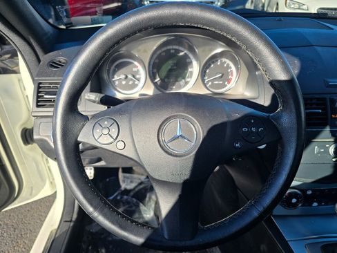 Used 2009 Mercedes-Benz C 300 Sedan image 26