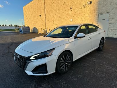 Used 2023 Nissan Altima 2.5 SV